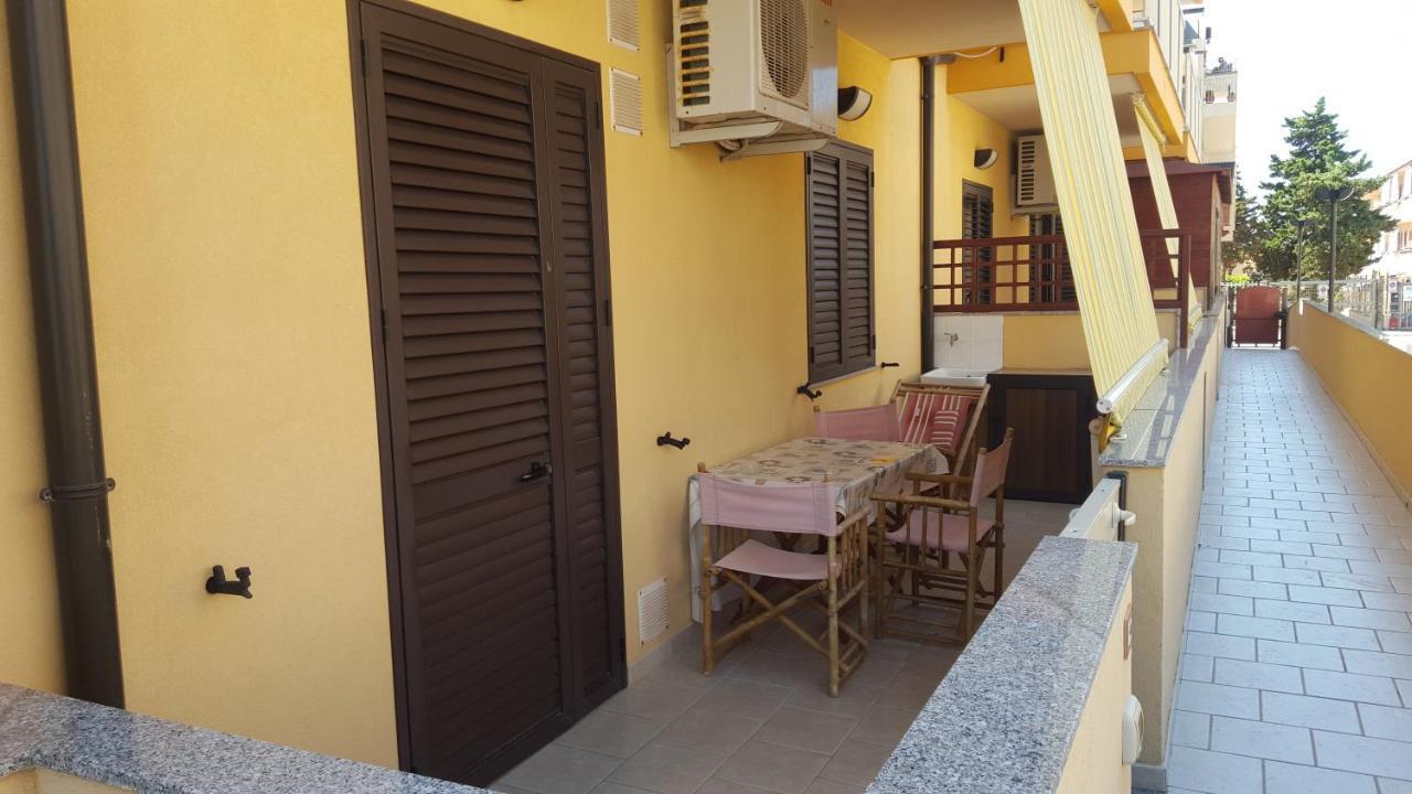 Casa Vacanze Il Giardino Dei Girasoli マリーナ・ディ・ラグーザ 部屋 写真