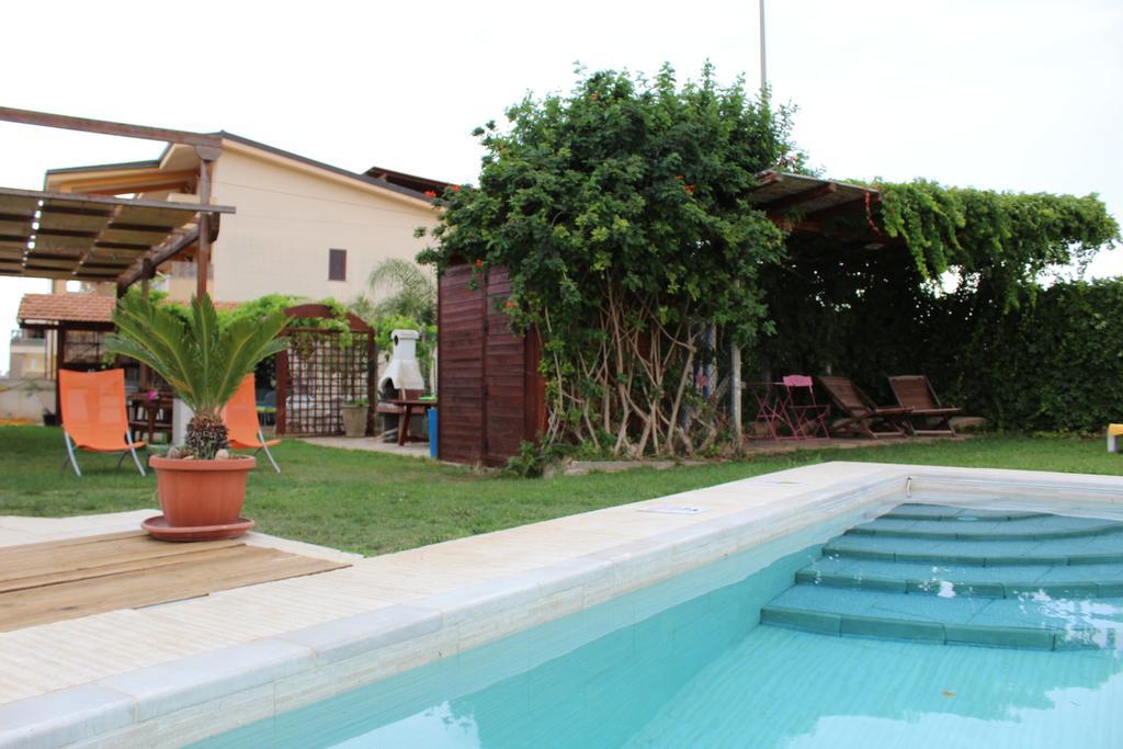 Casa Vacanze Il Giardino Dei Girasoli マリーナ・ディ・ラグーザ エクステリア 写真